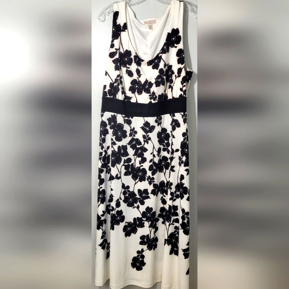 Diane Gilman Floral Black and White Sleeveless MIDI Dress 18